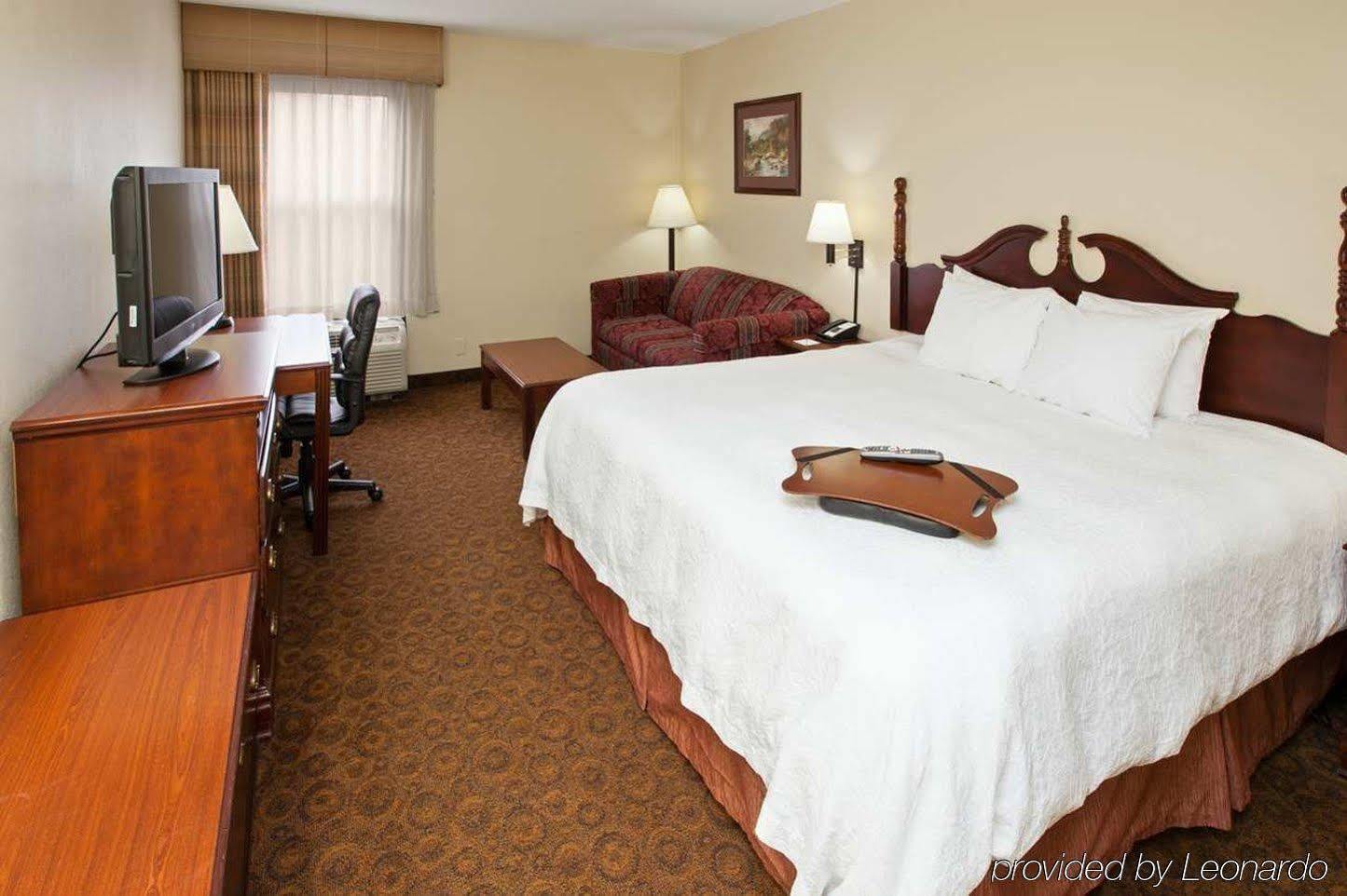 Hampton Inn Диксон Экстерьер фото